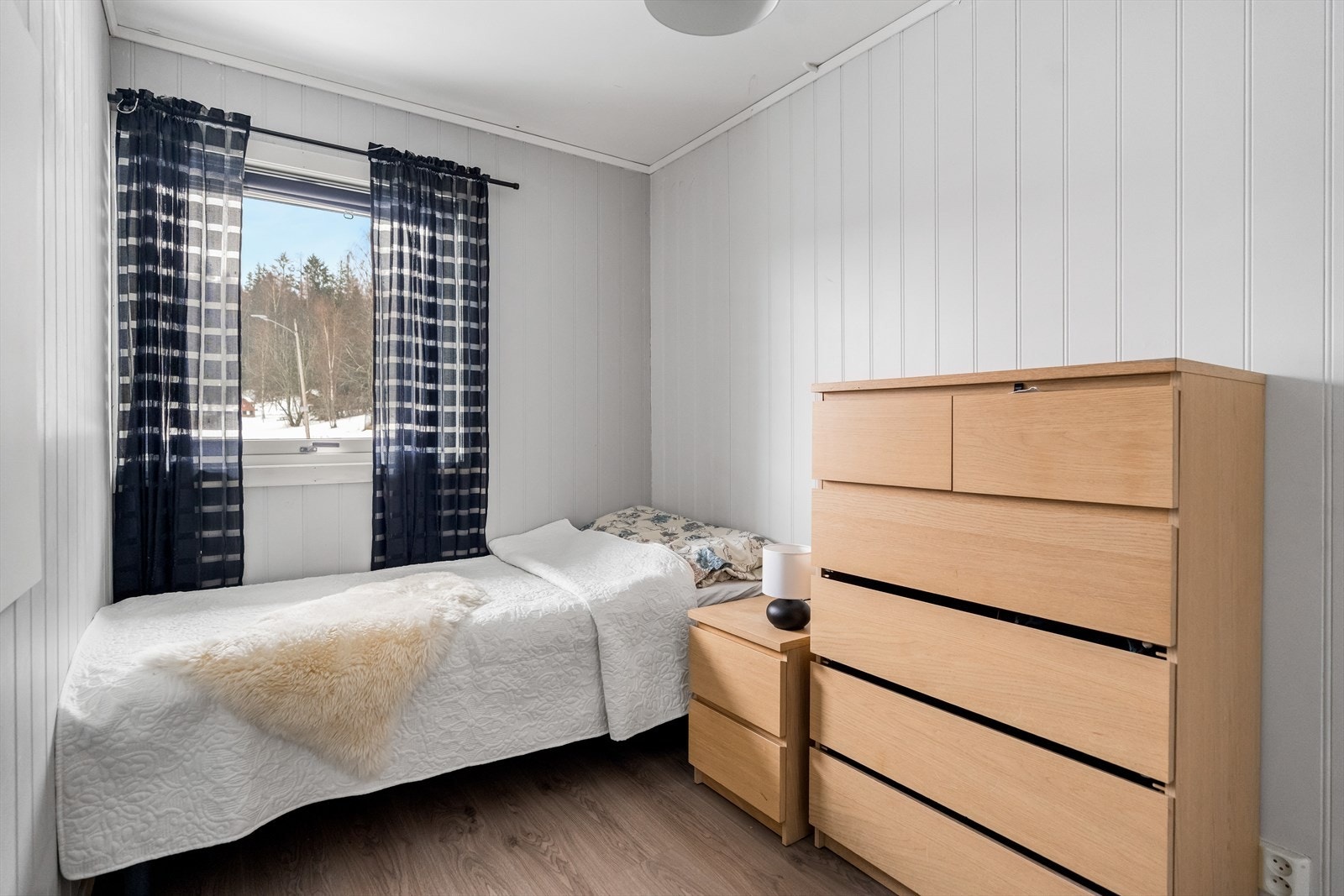 Soverom nr. 2 og 3 fungerer ypperlig som barnerom, gjesterom eller kontor - her er mulighetene mange. Galleribilde