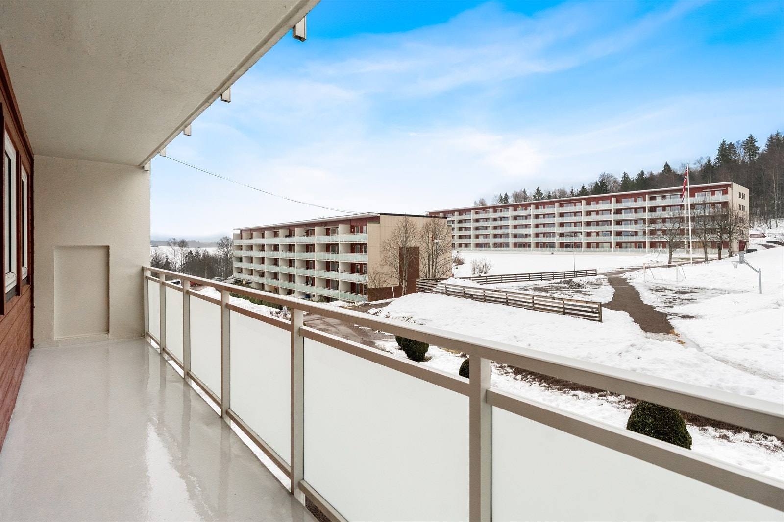 Her ute er det også plass til sittegruppe. Galleribilde