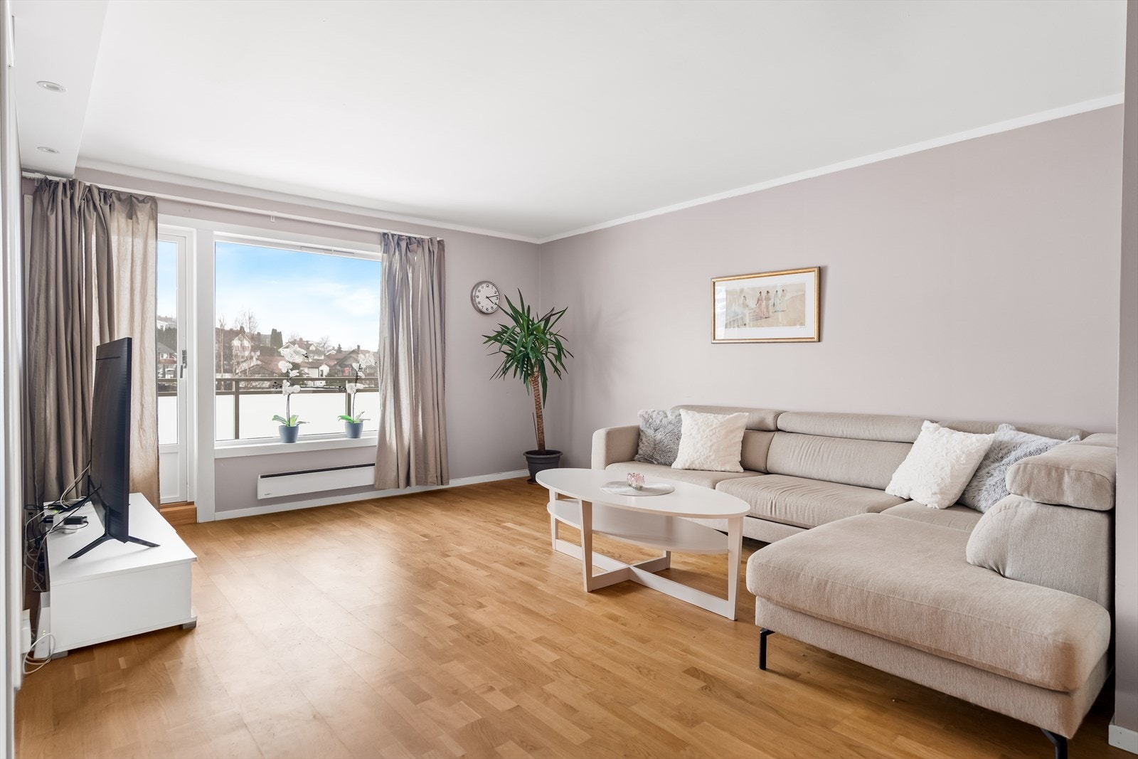 Velkommen til Skysetveien 1B, presentert av Magnar Steen i Nordvik Bolig! Foto: Stefan Borup Galleribilde