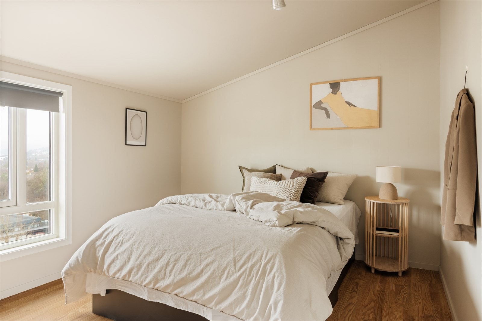 Det første soverommet måler 12,3 kvm. Galleribilde