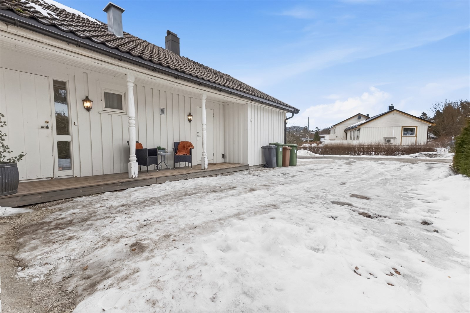 Boligen er fra 1980 og har renoveringsbehov. Galleribilde