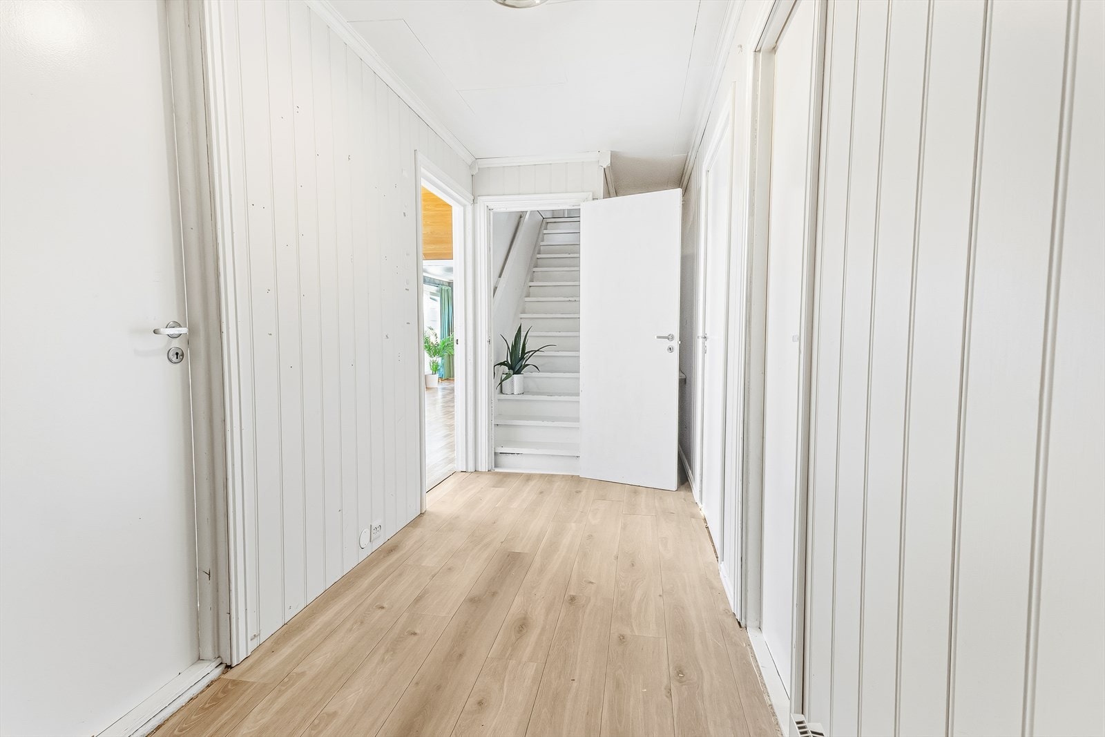 I enden av gangen er det trapp til loftet. Galleribilde