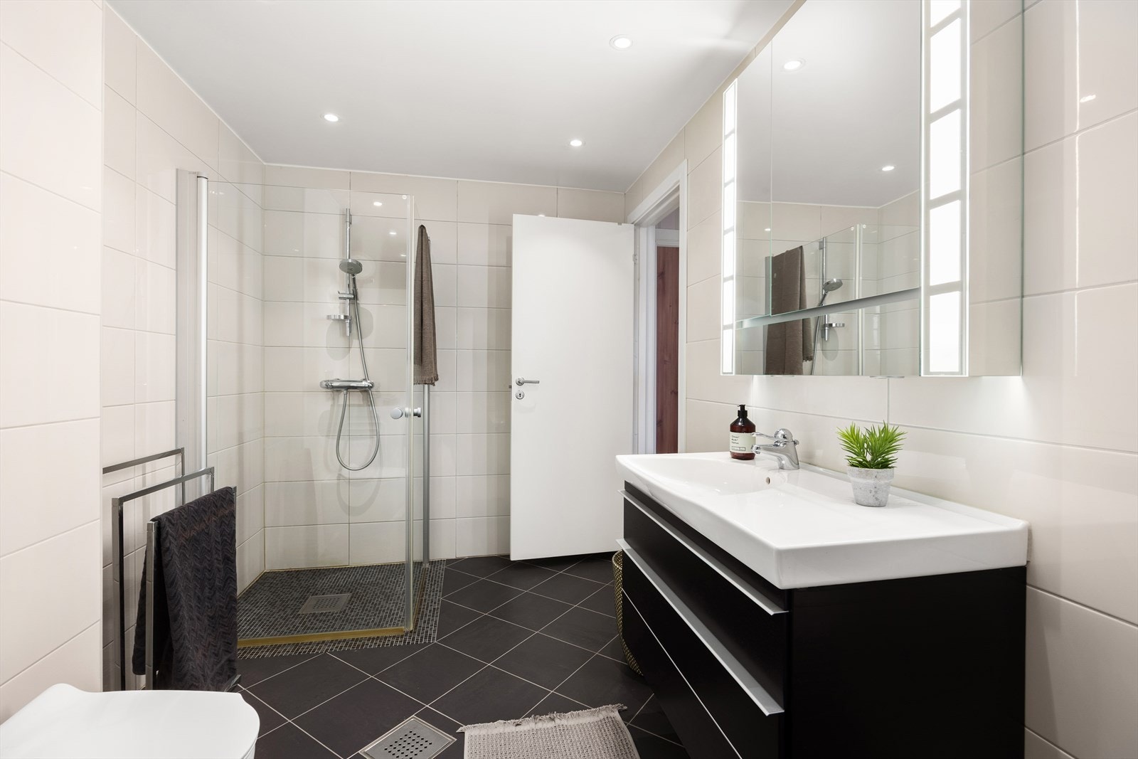 Delikat og innbydende bad som ble pusset opp i 2012. Galleribilde