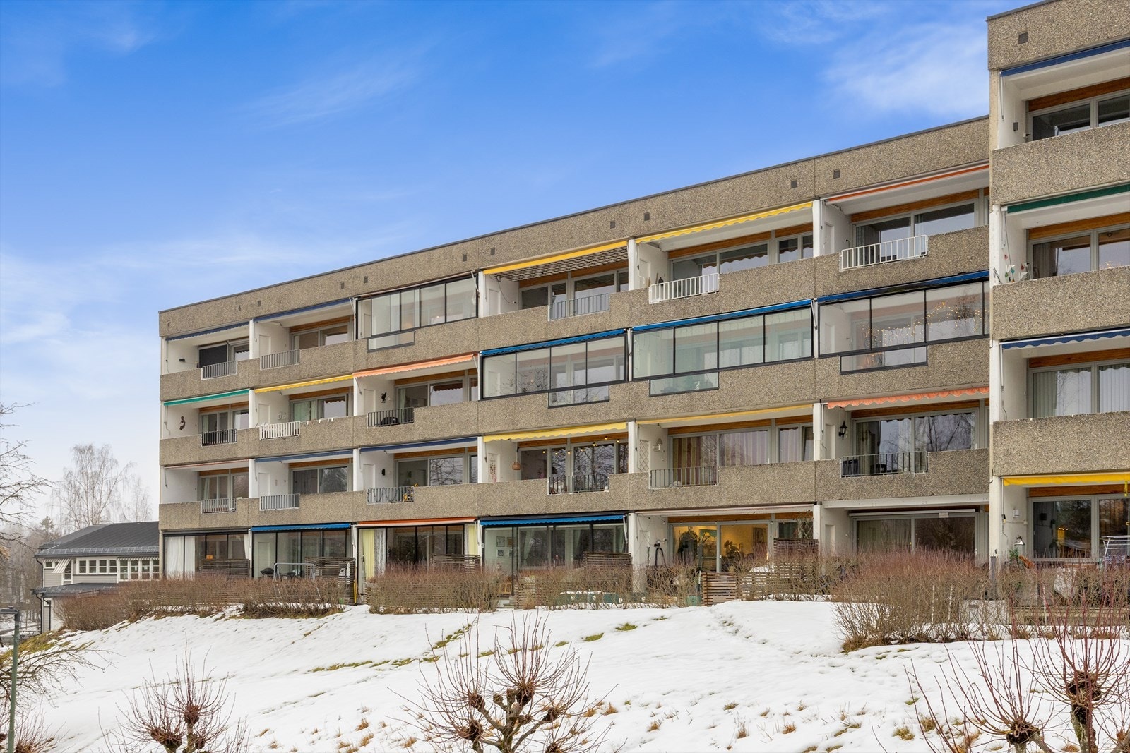 Gjennonomgående leilighet med sydvestvendt god intern beliggenhet. Galleribilde