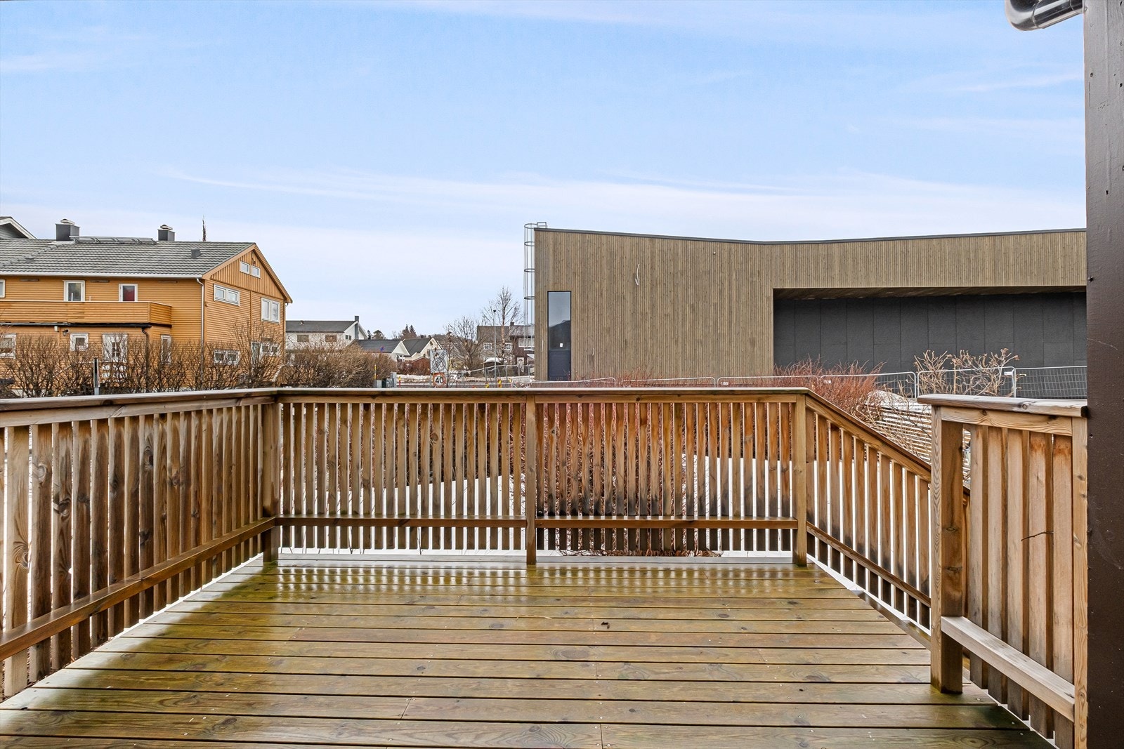 Det er god plass til utemøbler Galleribilde