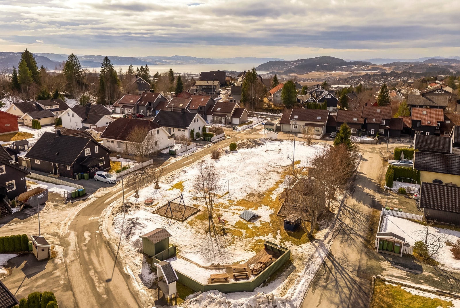 I nærområdet finnes også flere lekeplasser som gjør området ekstra attraktivt for barnefamilier. Galleribilde
