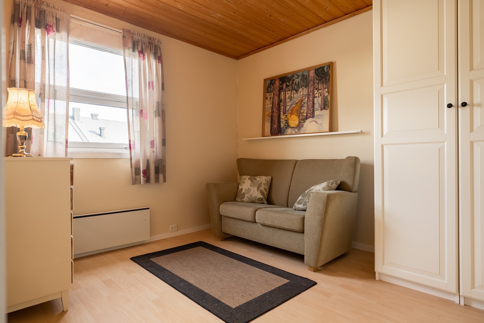 Tussilago barnehage og Geitspranget naturbarnehage ligger i umiddelbar nærhet, med ca. 500-600 meters gange fra boligen. Galleribilde