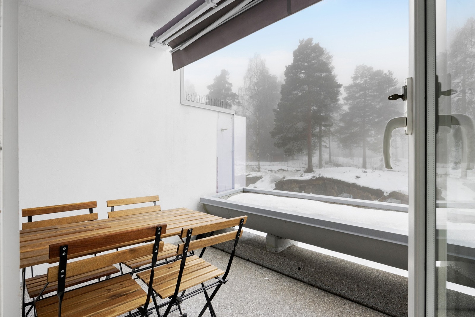 Balkongen er på ca. 12 kvm. Galleribilde