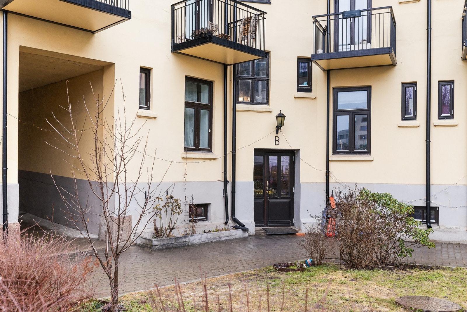 Hyggelig inngangsprati Galleribilde