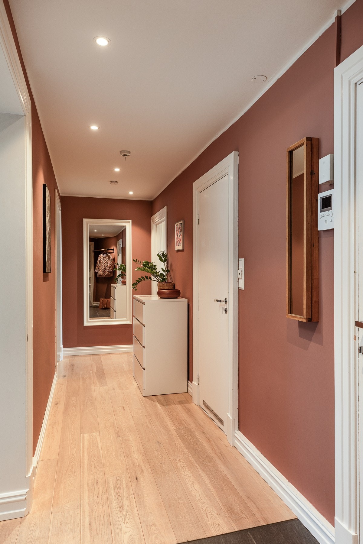 Leiligheten har også hele tre eksterne boder på totalt 17 kvm. Galleribilde