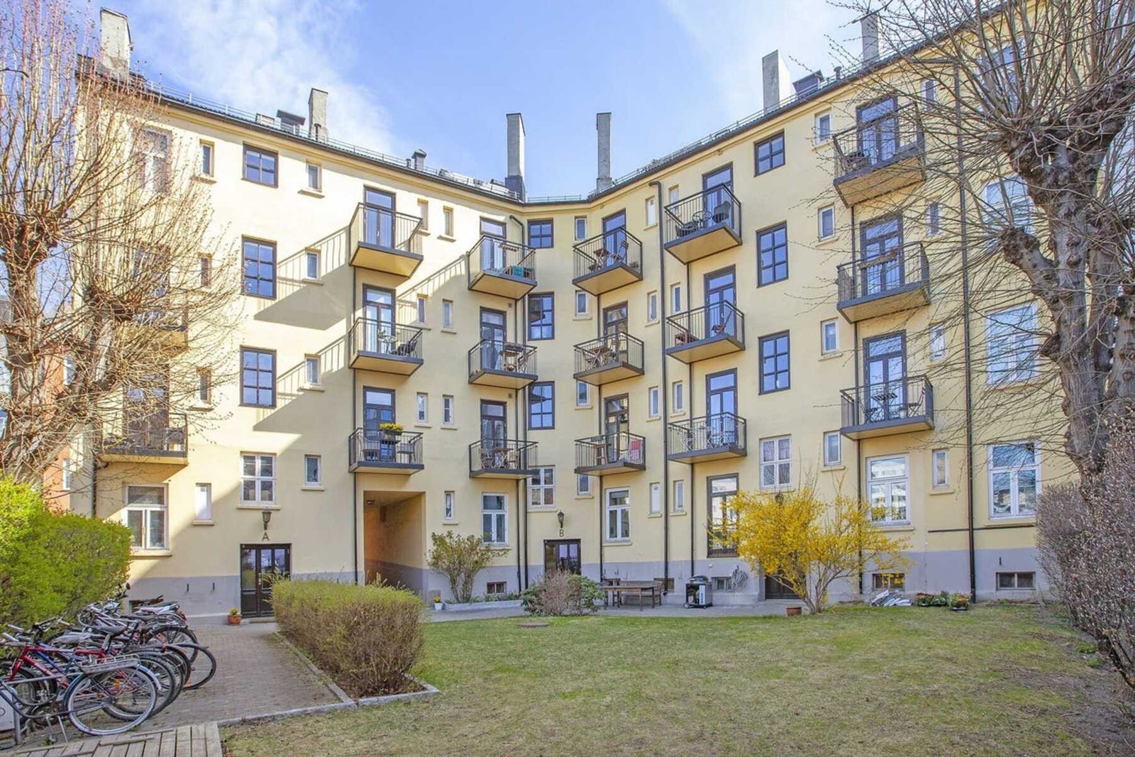 Fasade sommer Galleribilde