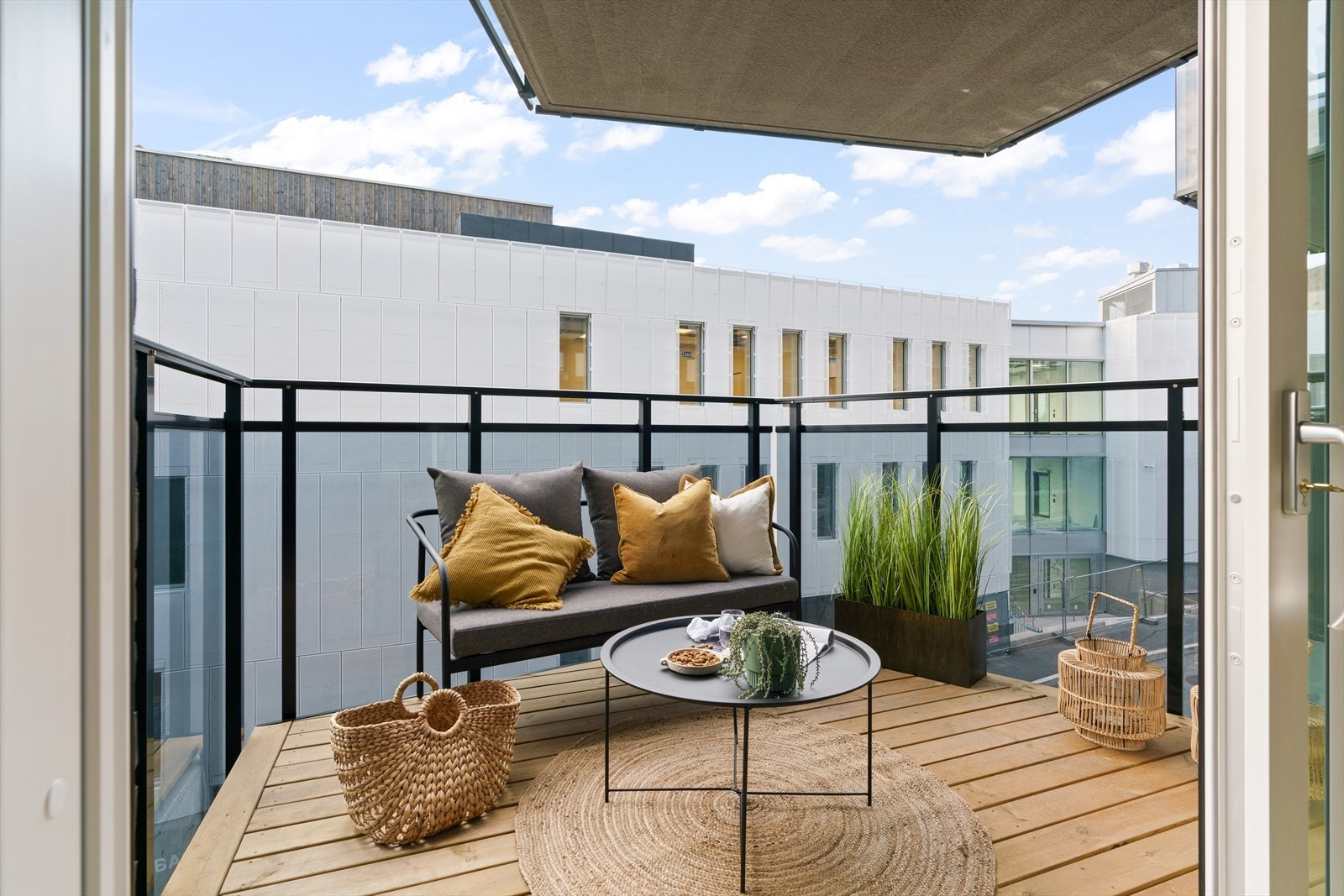 Plass til sittegruppe, grill m.m. Galleribilde