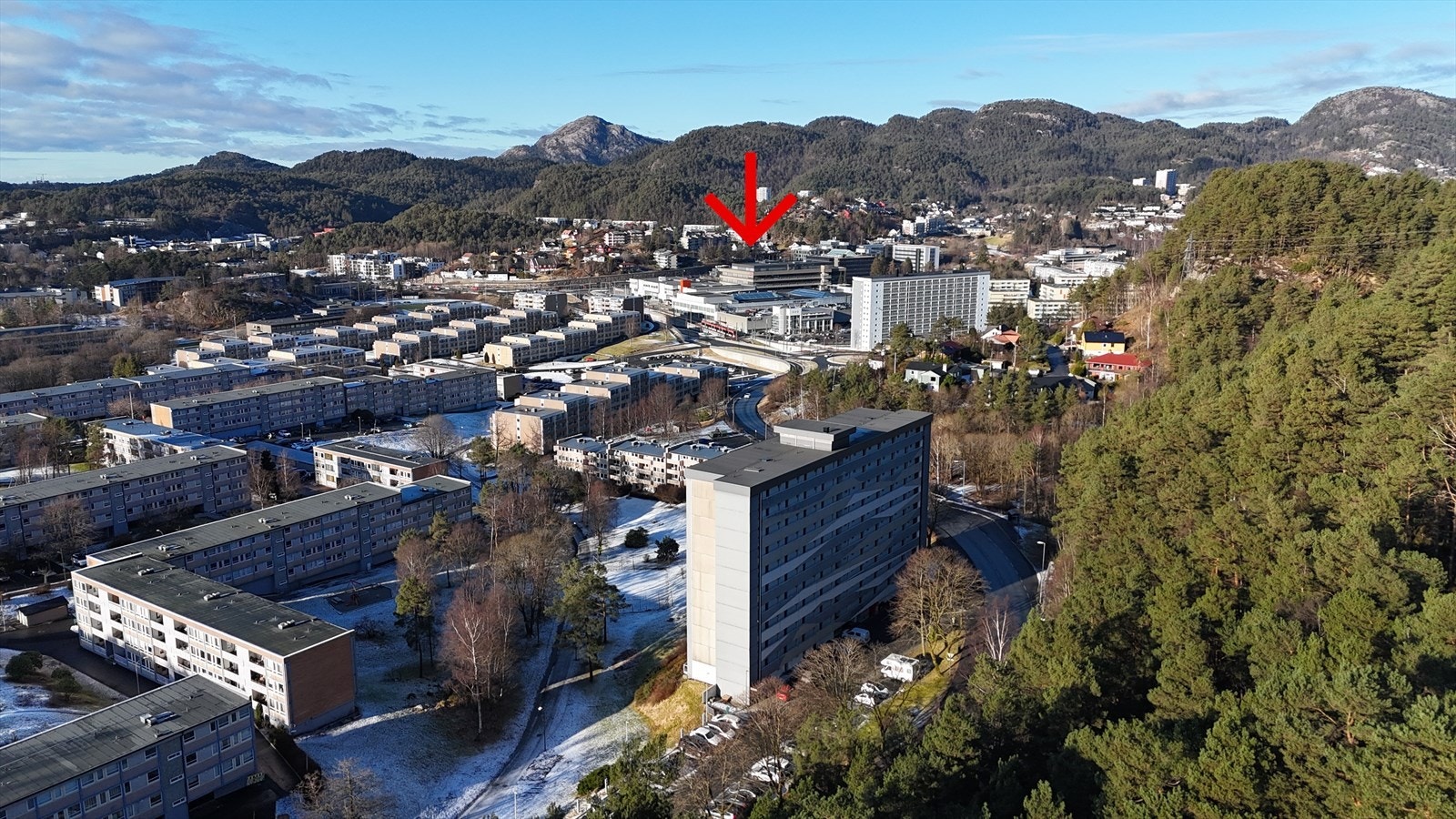 Gå avstand til Oasen kjøpesenter markert med rød pil Galleribilde