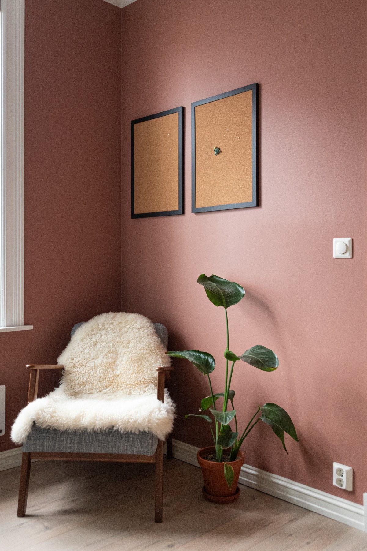 Her er det plass til en praktisk hjemmekontorløsning. Galleribilde