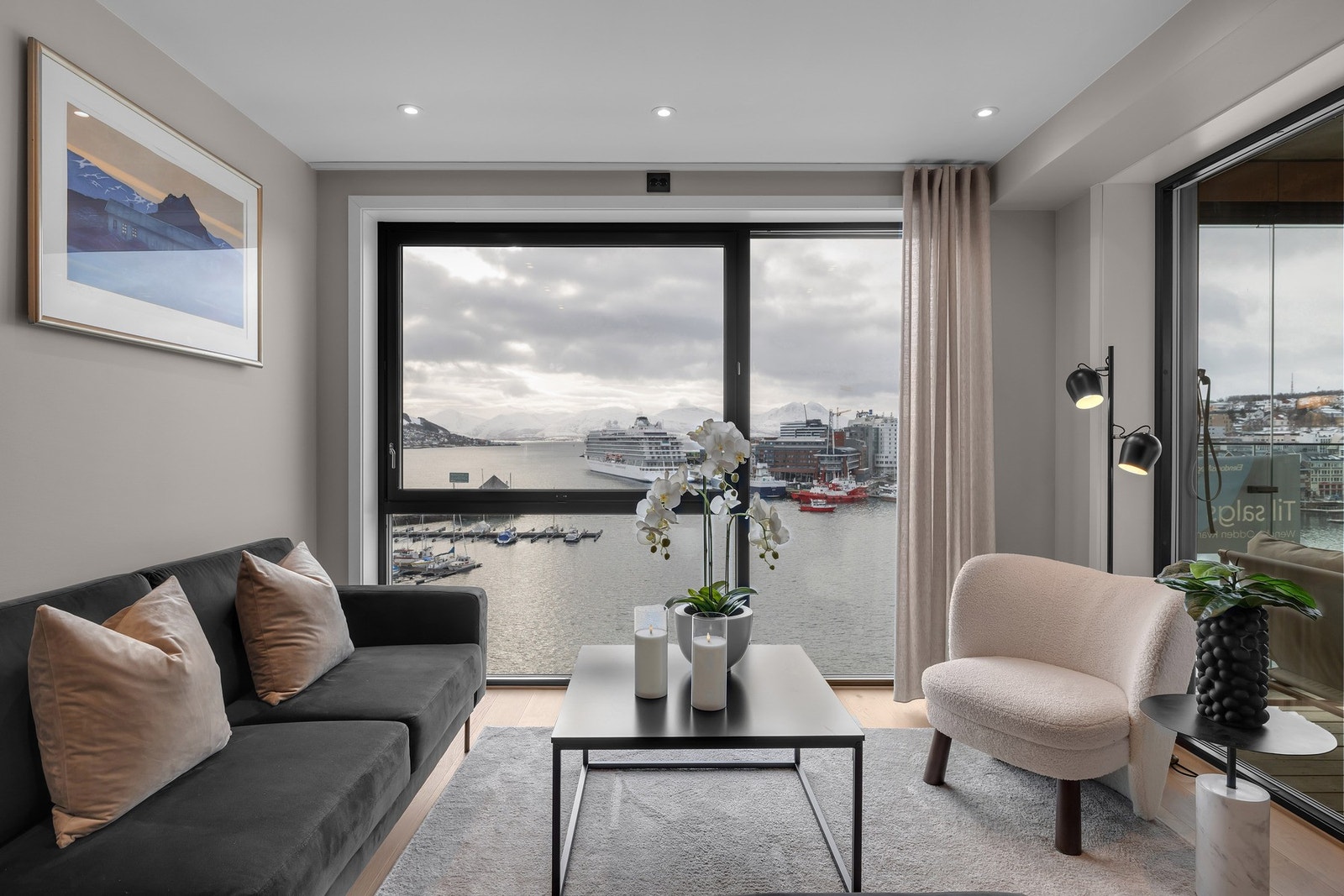 Leiligheten er naturlig inndelt i flere soner. Galleribilde