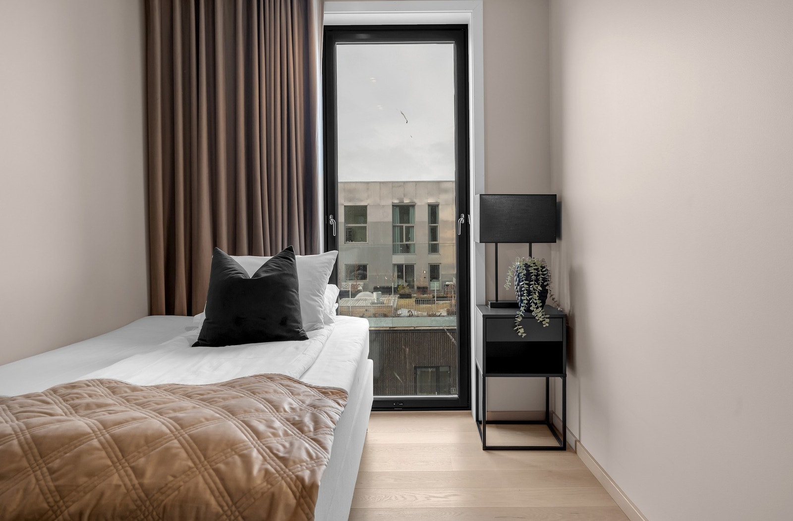 Alle soverommene er malt opp i behagelige farger. Galleribilde