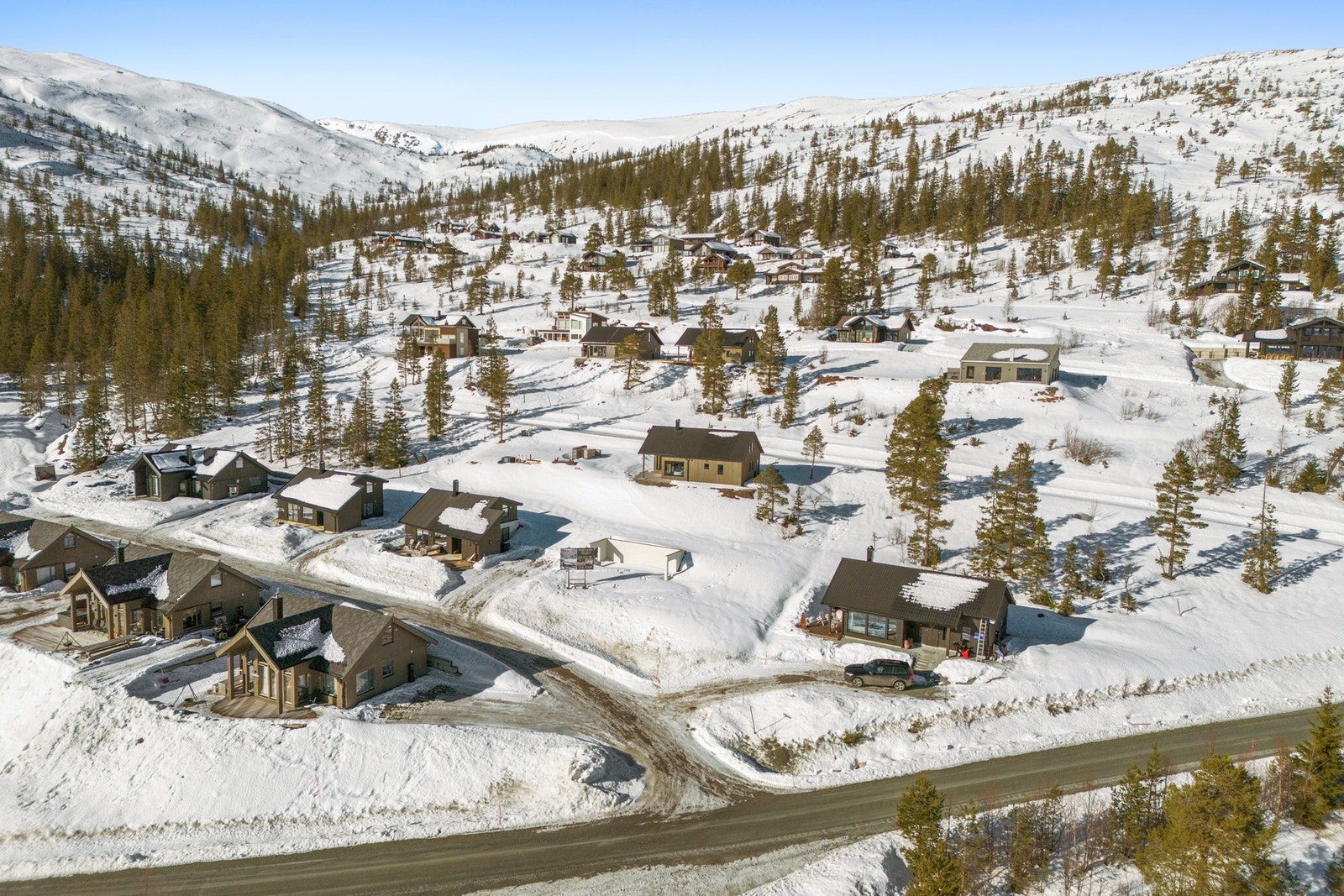 Helårs tur- og friluftsområder med stier, skiløyper og variert landskap Galleribilde
