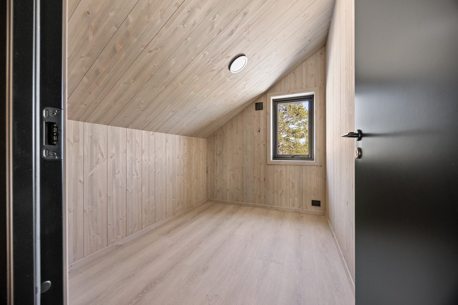 Soverom - ca 5,7 kvm Galleribilde