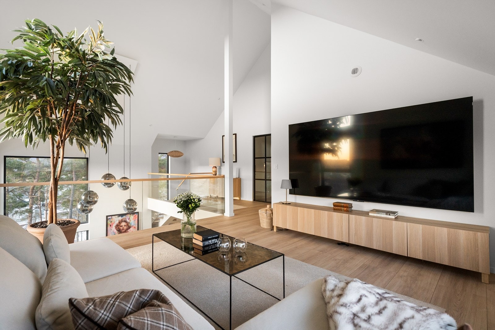 TV-stue beliggende i 2. etasje. Galleribilde