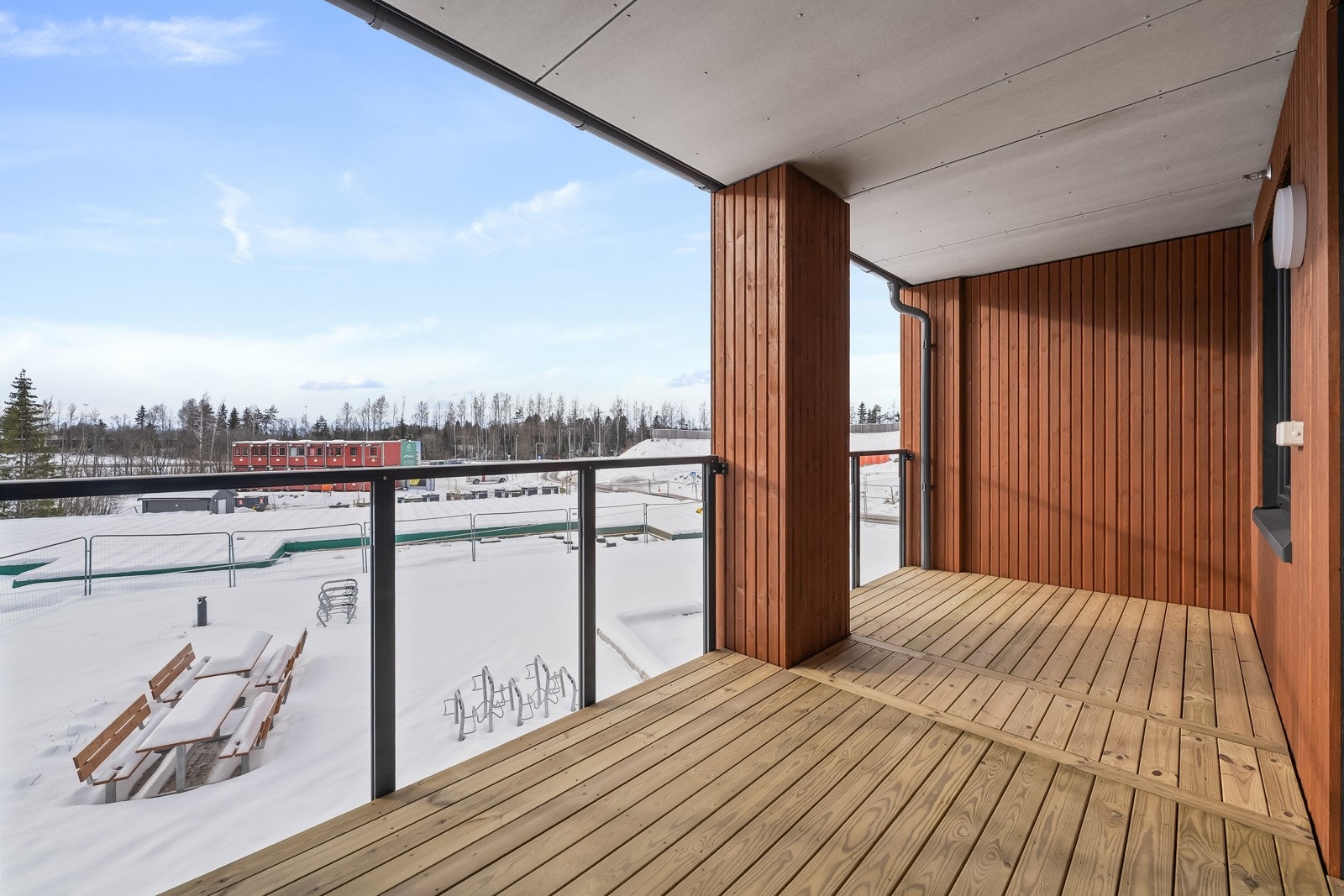 Utgang til flott sydvestvendt balkong på 11 kvm. Galleribilde