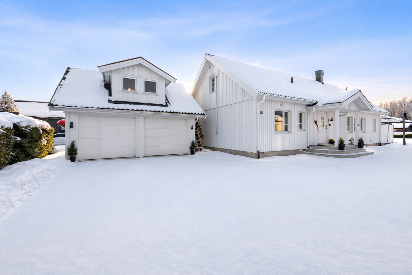 EIE Jessheim v/ Kristin Kjeksli (45445872) har gleden av å presentere Bjørkestubben 8B! (Foto: Bjørn Sørheim) Dette bildet er AI-redigert. Galleribilde