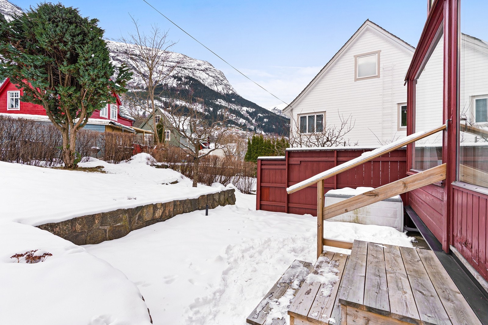 - Hyggelig uteplass til glede for store og små - Galleribilde