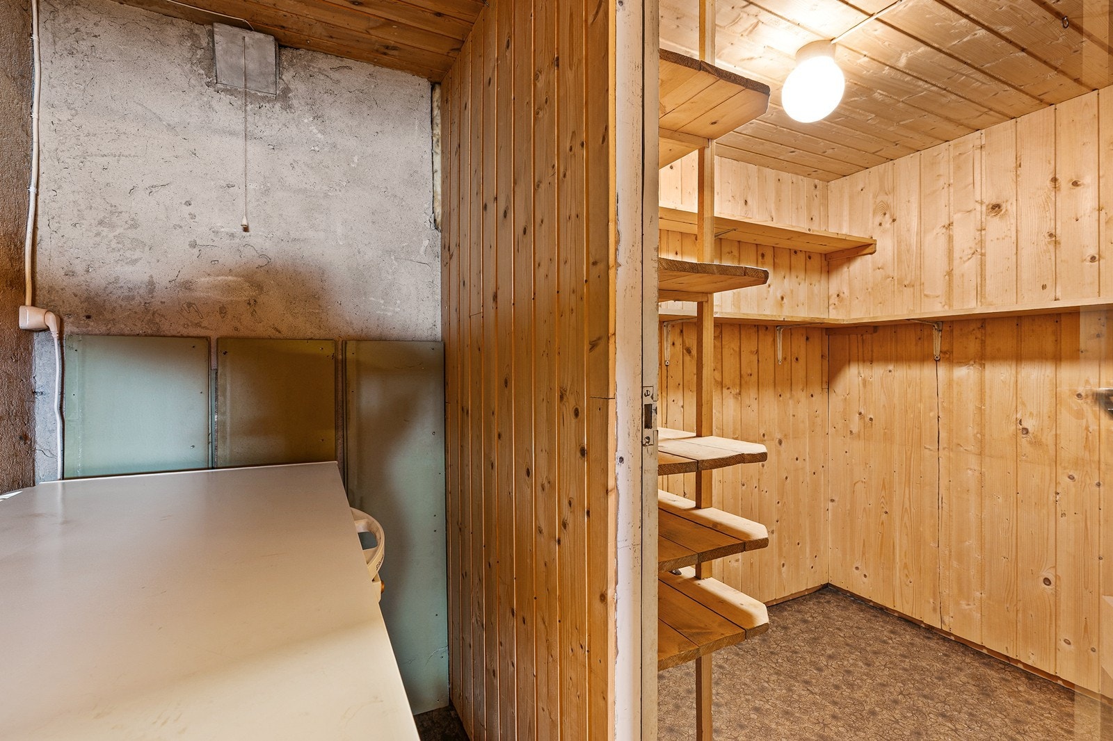 - Gode oppbevaringsmuligheter i bod - Galleribilde