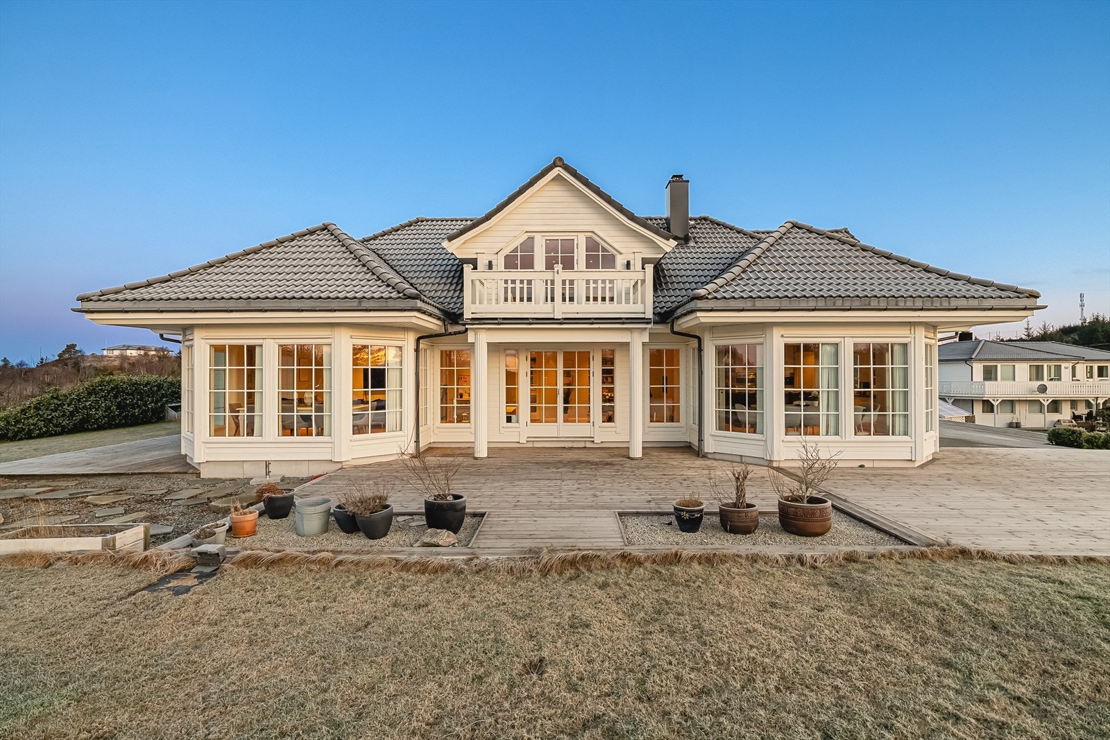 Aldeles nydelig enebolig fra 2009. Stor, veldig innholdsrik bolig i veldig barnevennlig område. Galleribilde