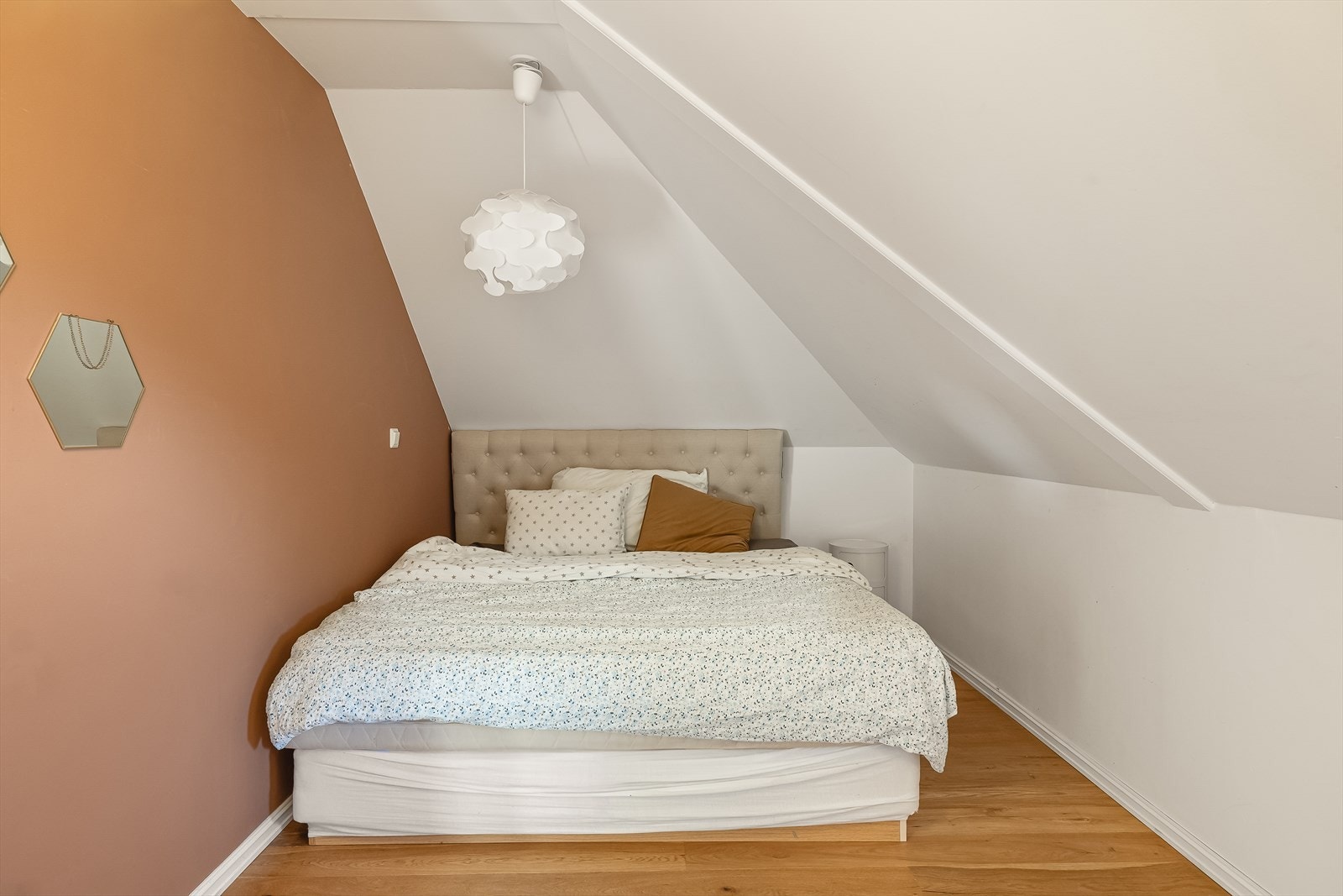 Soverommene måler hhv. 8,2 - 9,7 -10,3 og 12,8 m². Galleribilde