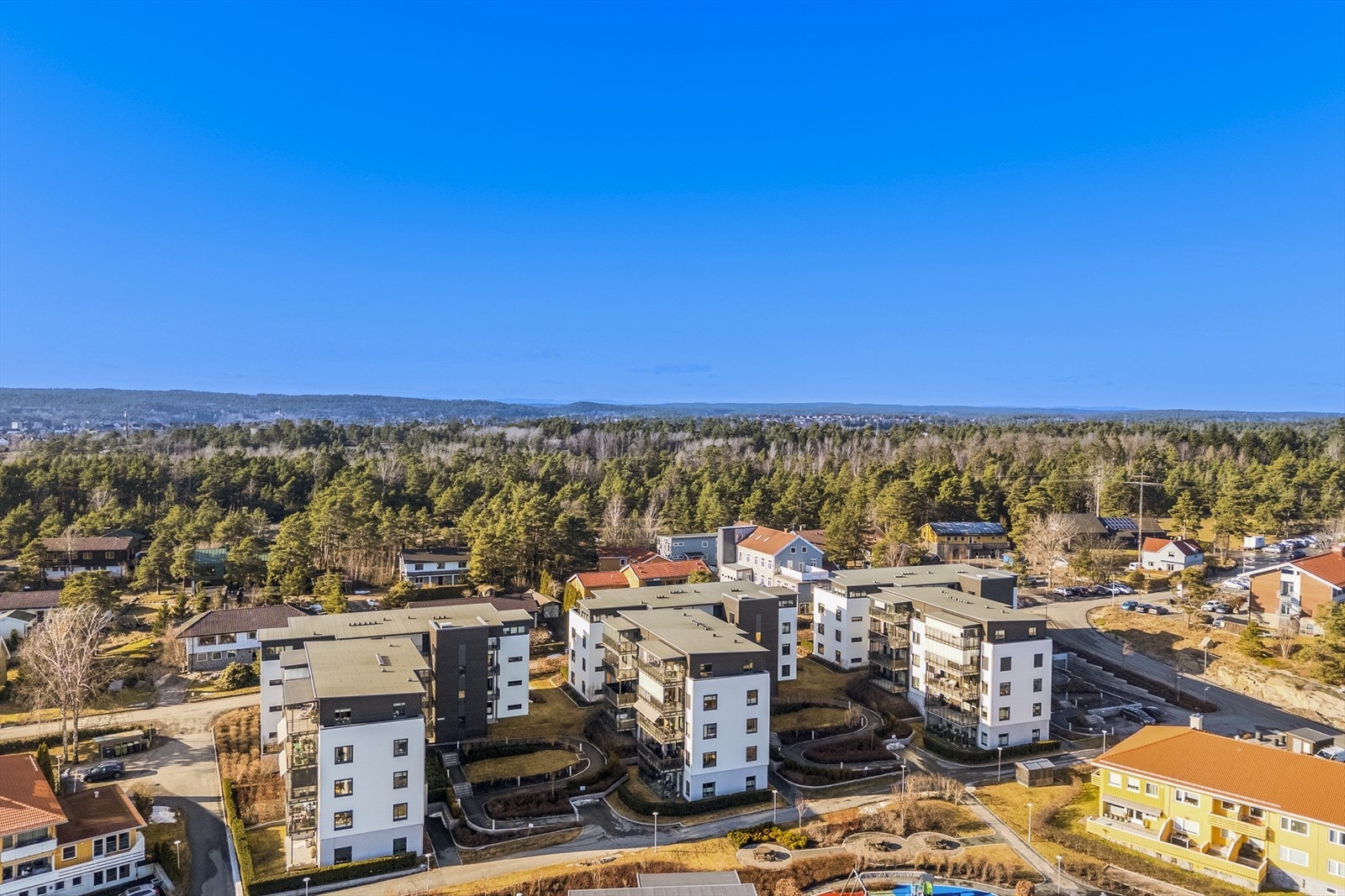 Attraktivt boligområde som kombinerer rolige, naturskjønne omgivelser med kort vei til alt Fredrikstad har å by på. Galleribilde