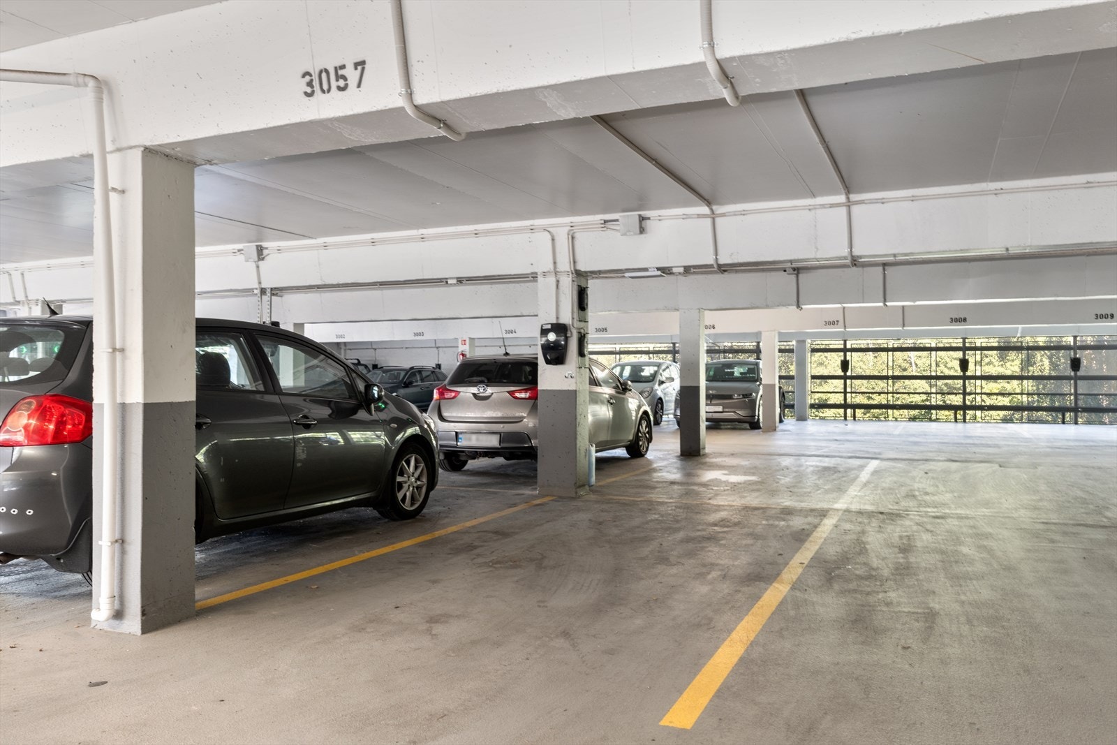 Det er mulighet for leie av garasjeplass i borettslagets fellesanlegg. Galleribilde