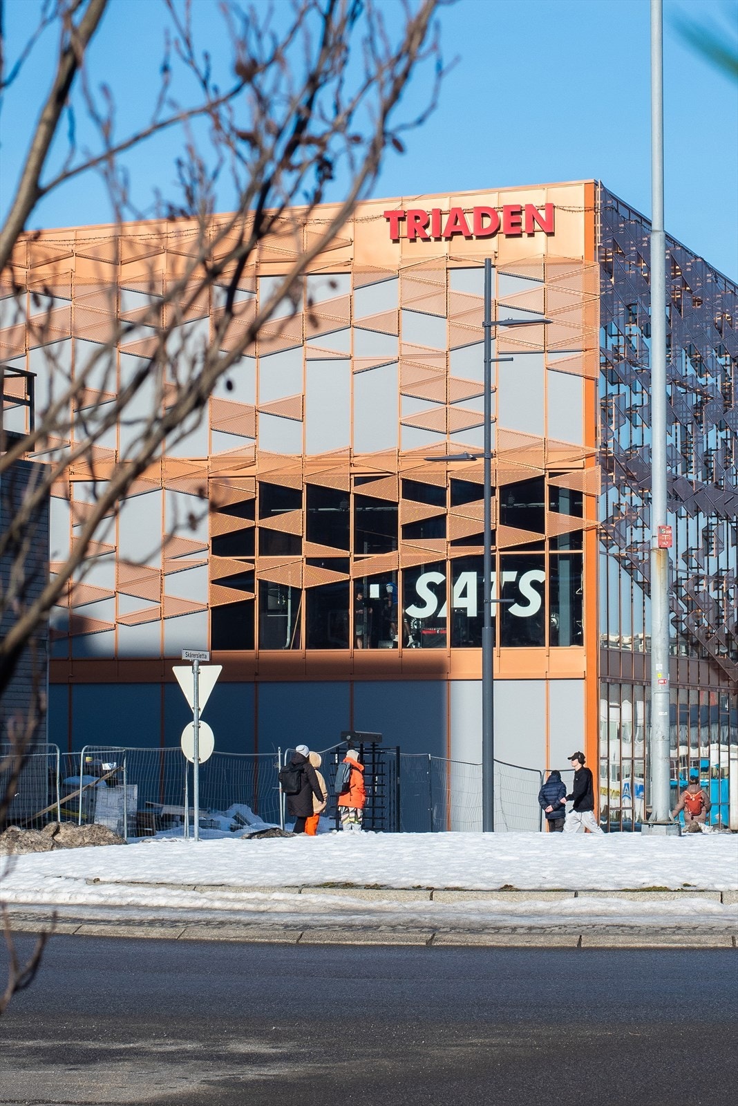 Du bor sentralt med kort vei til kollektivtrafikk, store kjøpesentre, treningssenter og koselige kafeer -alt du trenger like utenfor døren. Galleribilde