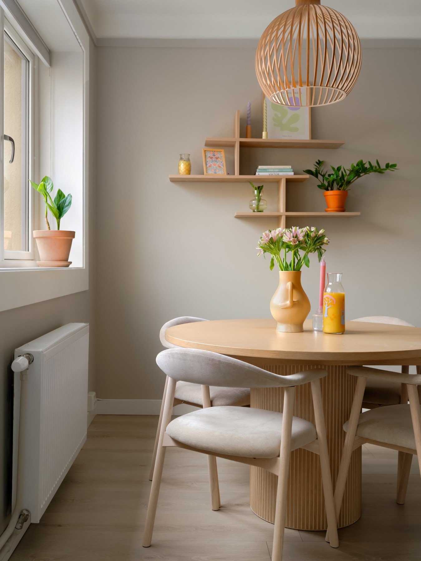 Verdt å trekke frem er at både varmtvann, oppvarming og fibernett er inkludert i de månedlige felleskostnadene. Galleribilde