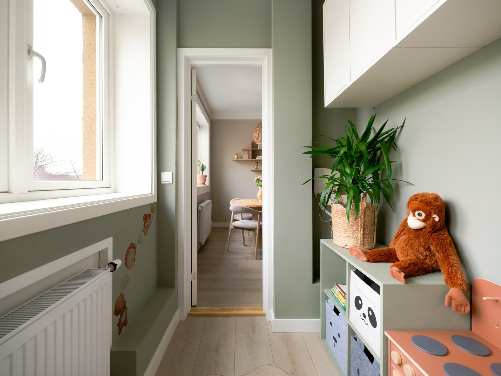 Her er det fastmonterte hyller til oppbevaring. Galleribilde