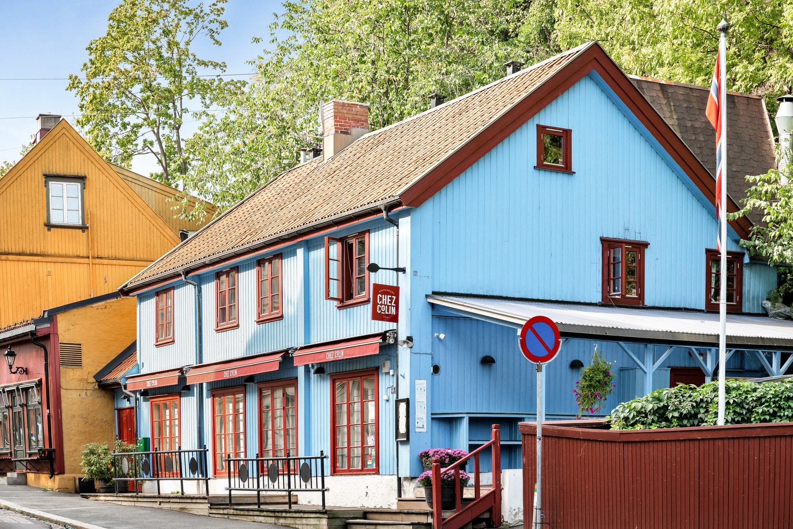 Her bor du i koselige omgivelser med Damstredet og Telthusbakken like ved Galleribilde