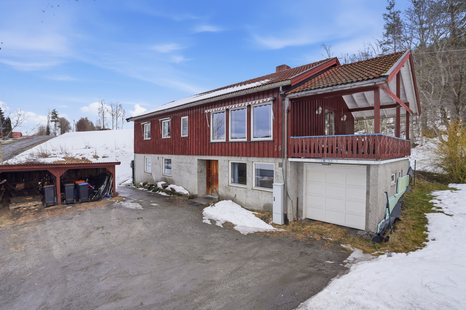 Utvendig. Galleribilde