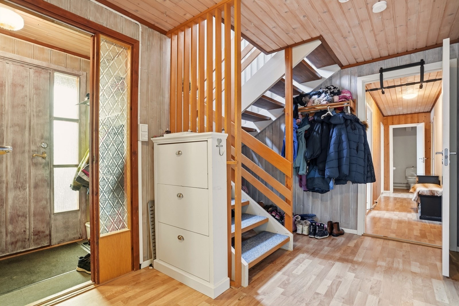 Velkommen inn. Vindfang og trappegang. Galleribilde