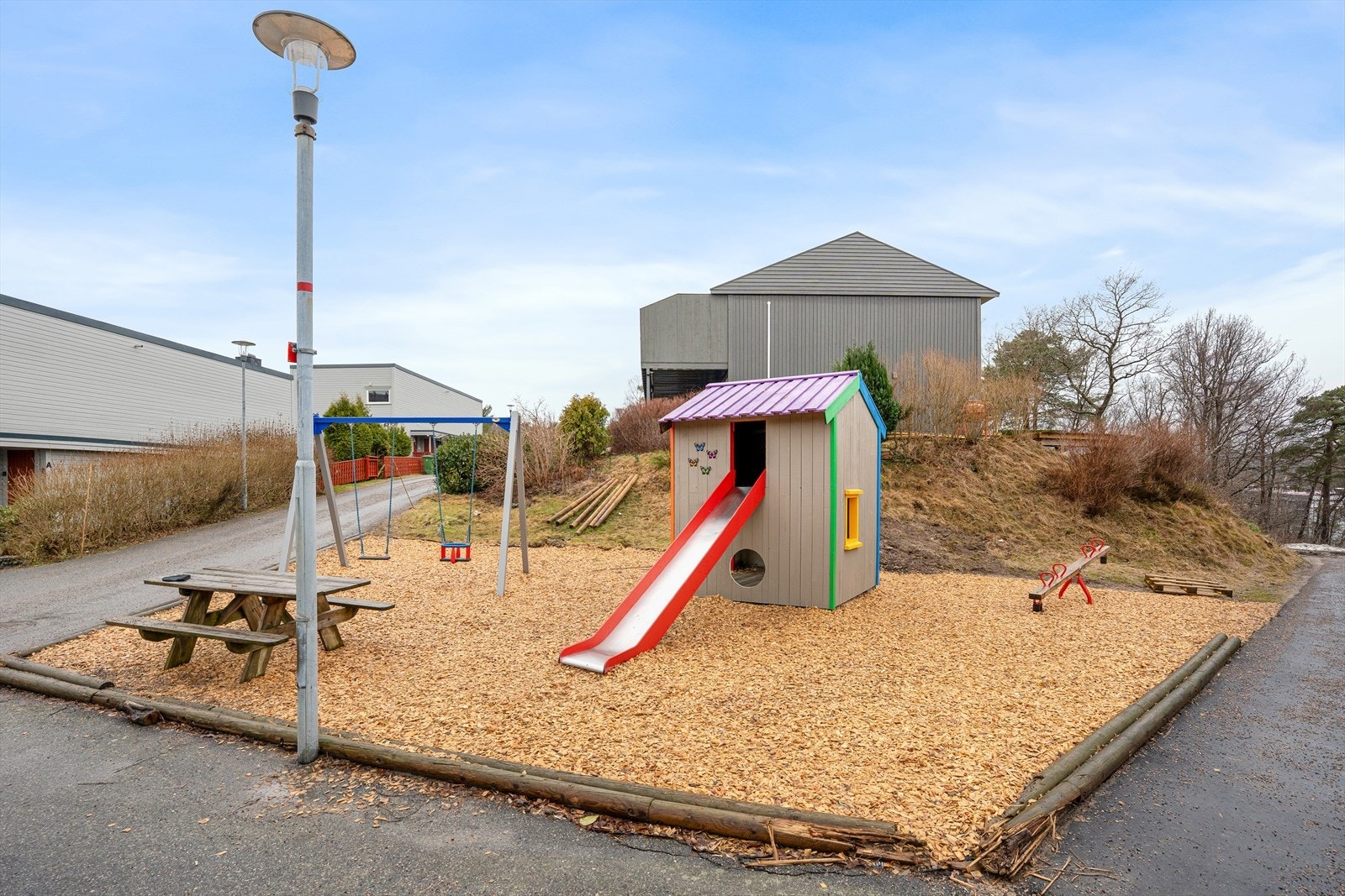 Lekeplass like i nærheten Galleribilde