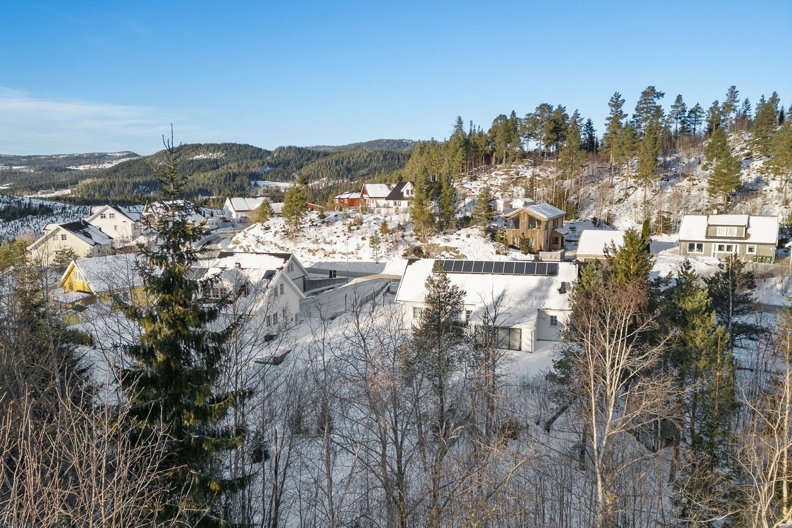 Dronebilde av potensiell utsikt fra en bolig på eiendommen. Galleribilde