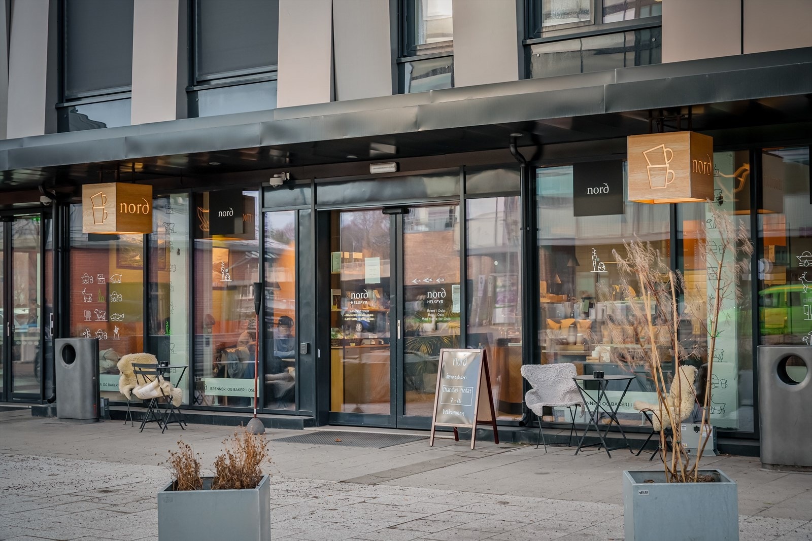 I nærområdet finner du også Norð Helsfyr, et populært spisested kjent for moderne nordisk mat og hyggelig atmosfære. Galleribilde