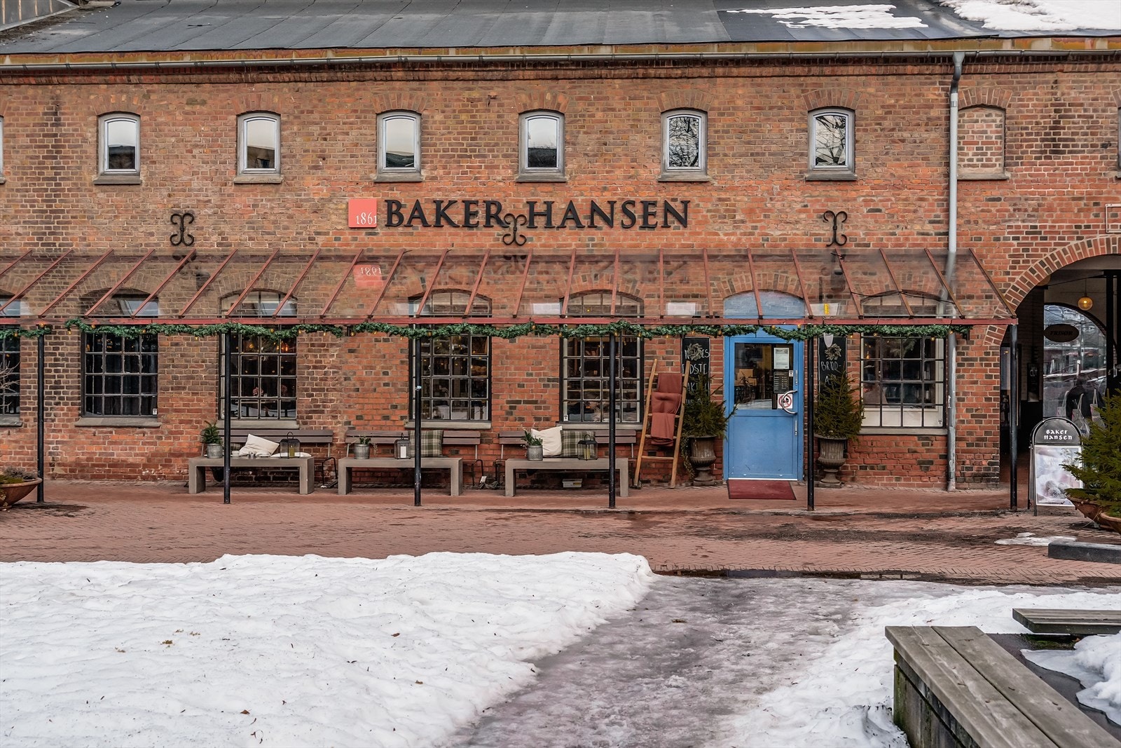 Like ved ligger Fyrstikktorget - et populært nærområde med dagligvare, treningssenter, serveringssteder og flere servicetilbud. Galleribilde