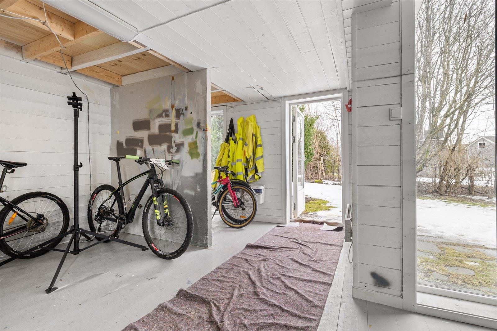 Adkomst til hagen direkte fra annekset. Galleribilde