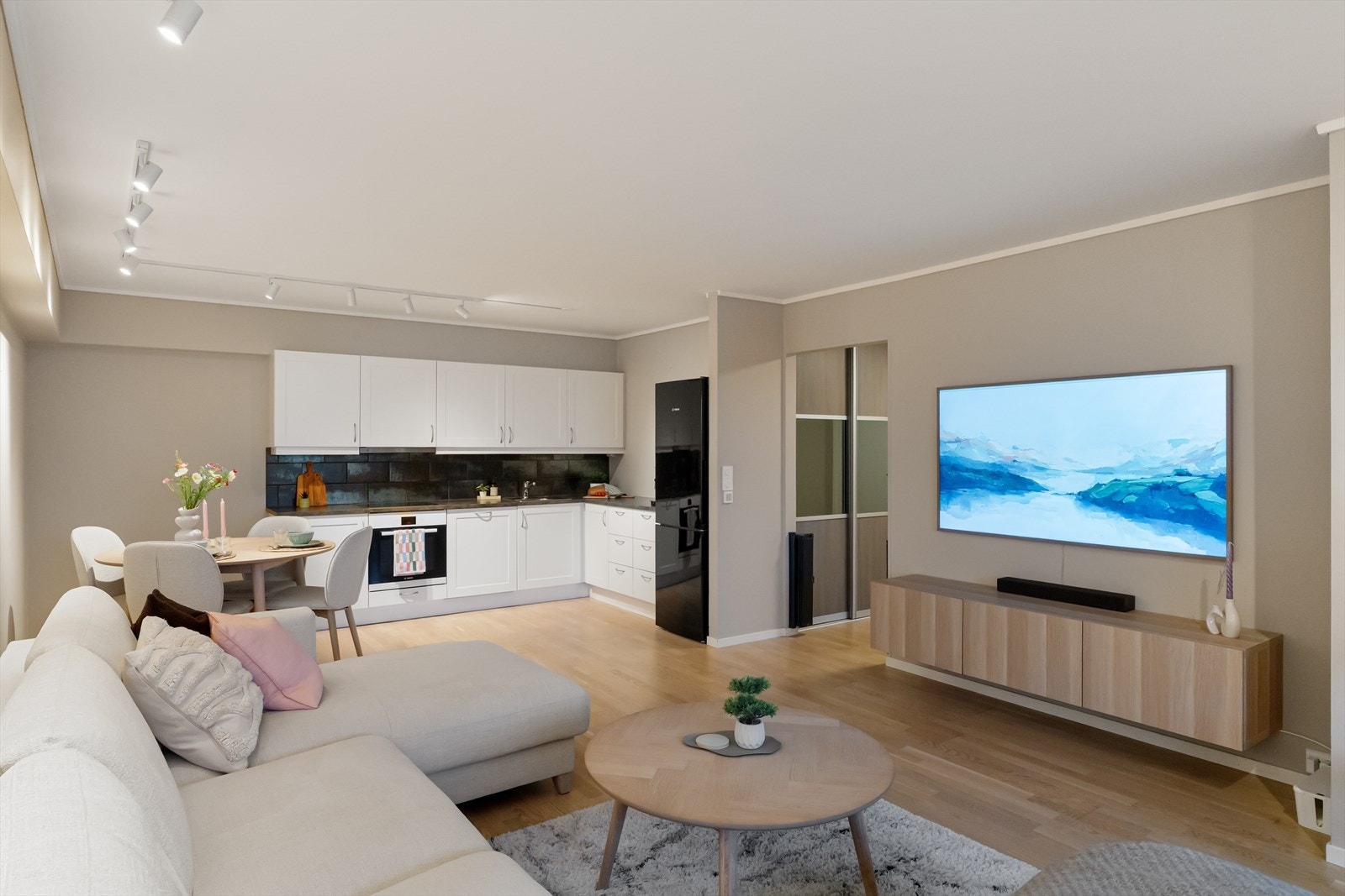 Stue og kjøkken er i åpen løsning. Galleribilde