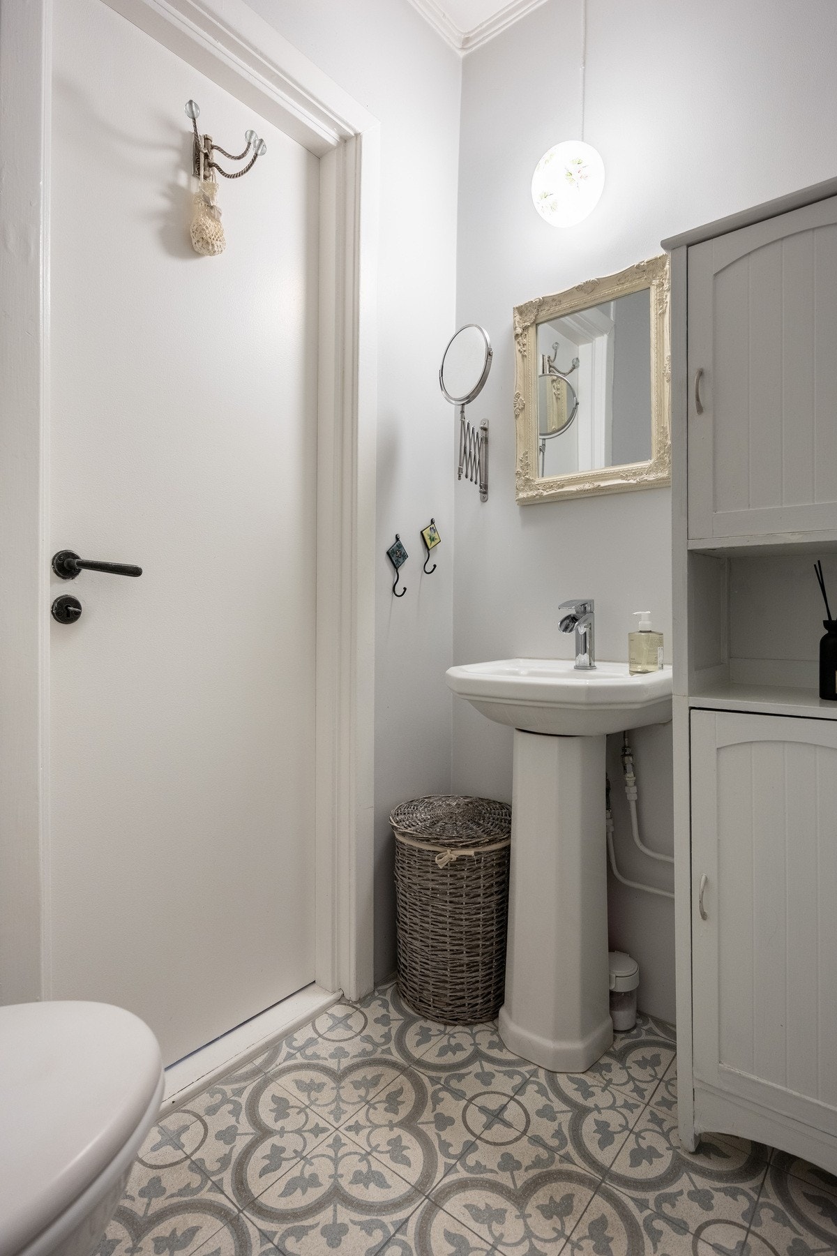 Opplegg og plass for vaskemaskin. Galleribilde