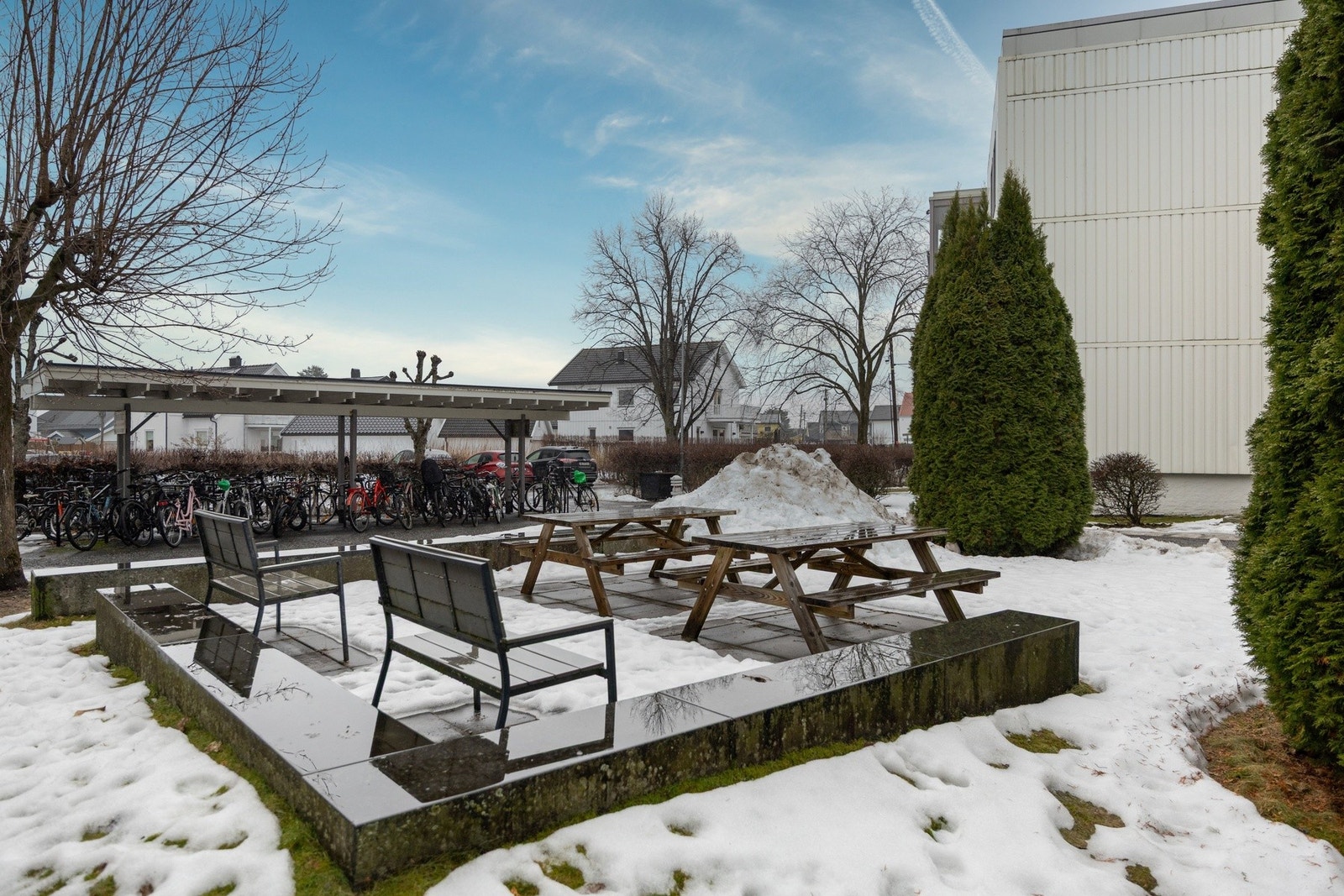 Det er flere sittegrupper for felles bruk. Galleribilde