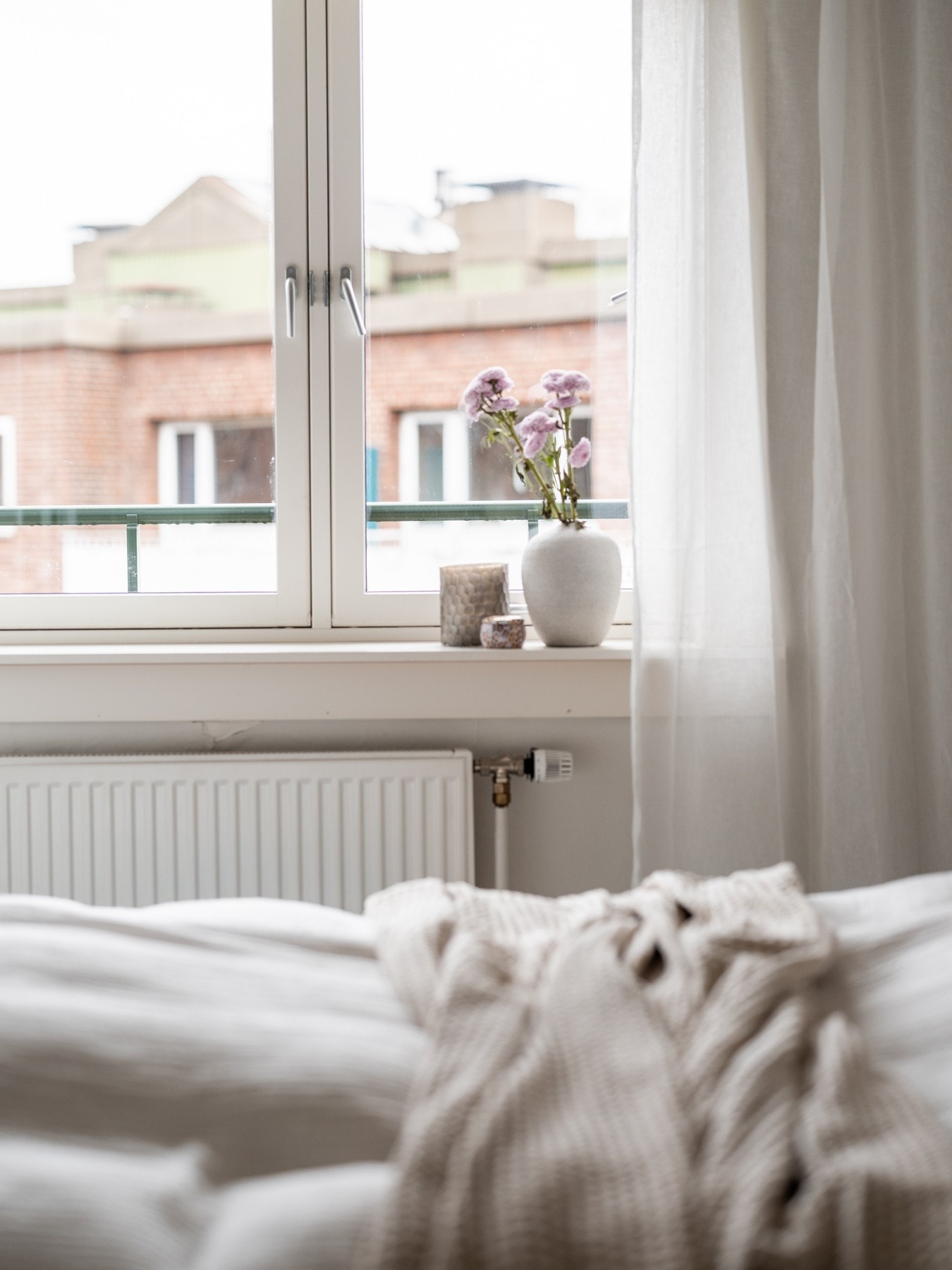 Soverommet vender inn mot indre gårdsrom Galleribilde