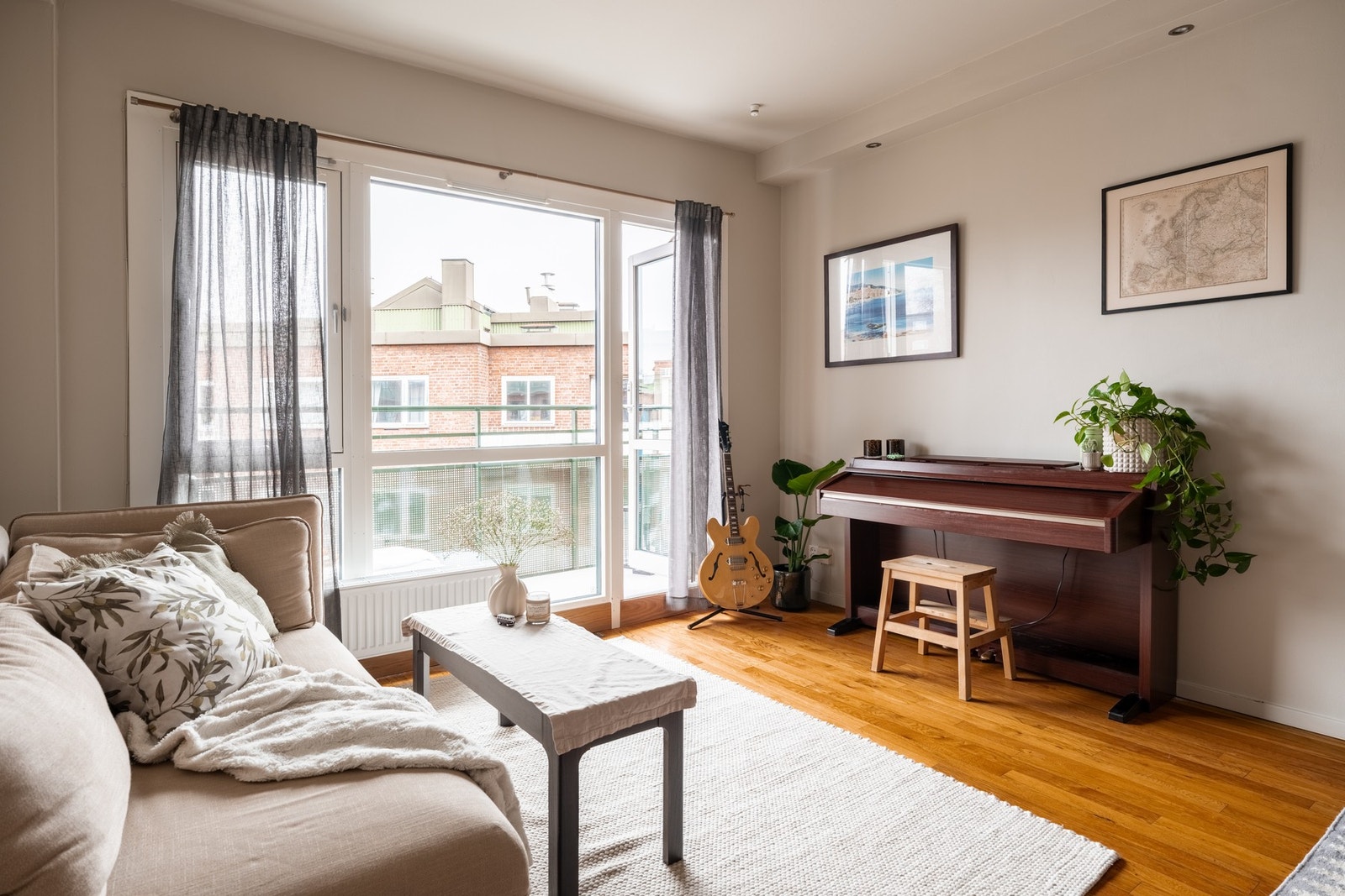 Det er nye vinduer og balkongdør fra 2024 Galleribilde