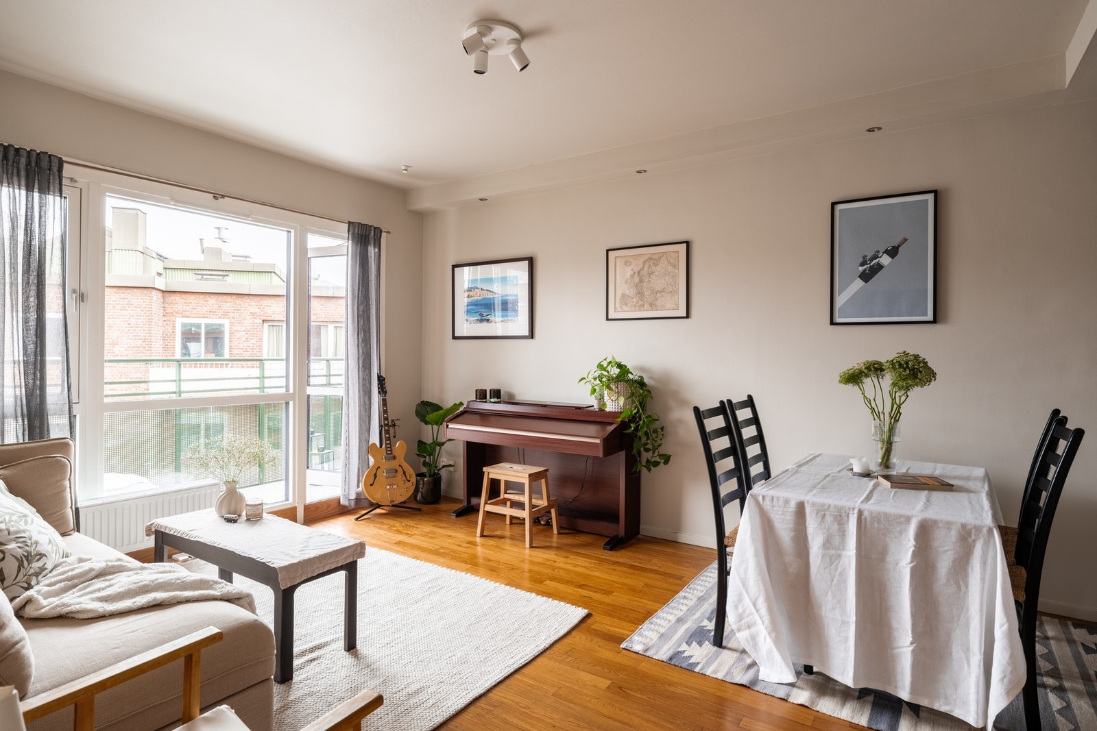 Dette er en stor 2-roms med balkong på St. Hanshaugen Galleribilde