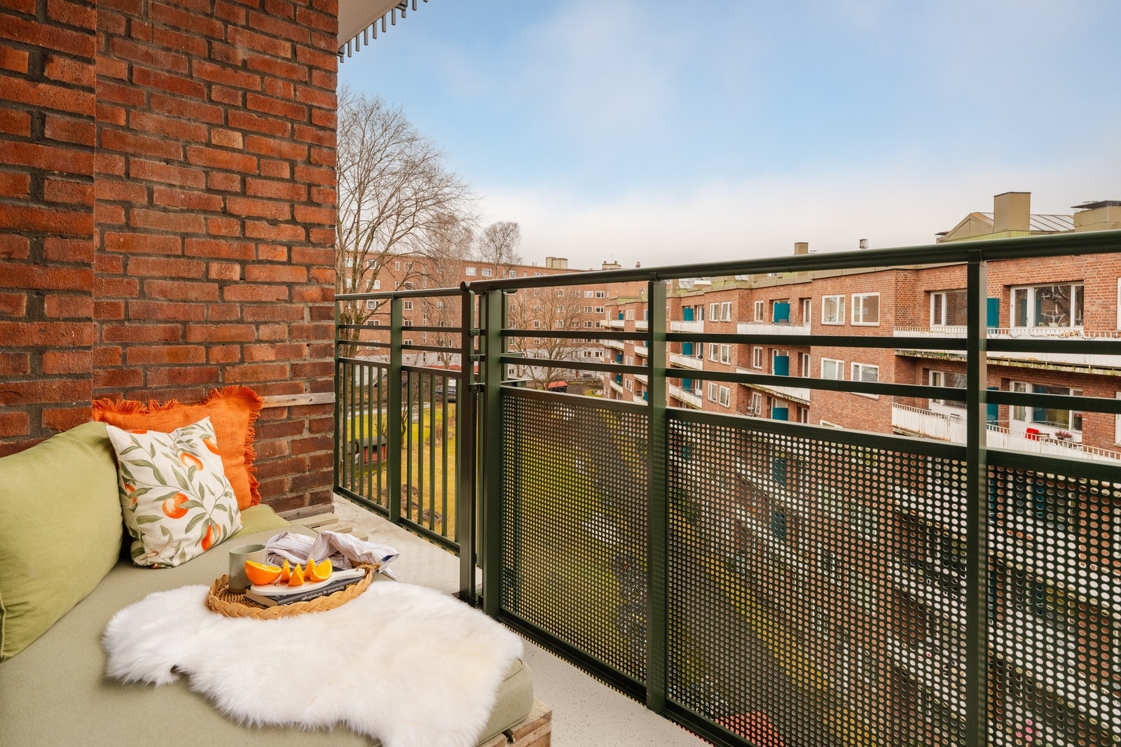 Fra stuen er det utgang til balkong på ca. 7 kvm Galleribilde