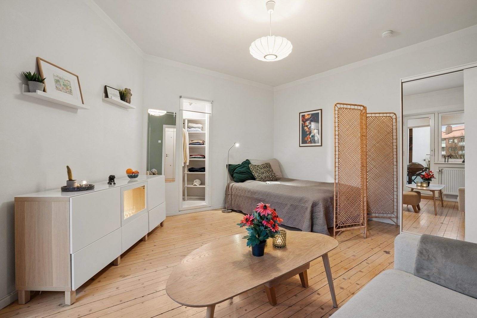 God oppbevaring i både bod i kjeller og loft. Galleribilde